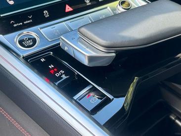 Audi Q8 E-tron S Line Black 55 — photo 18