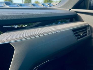 Audi Q8 E-tron S Line Black 55 — photo 24