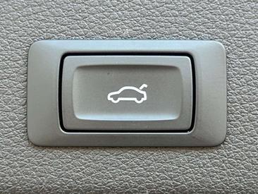 Audi Q8 E-tron S Line Black 55 — photo 27