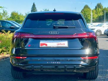 Audi Q8 E-tron S Line Black 55 — photo 28