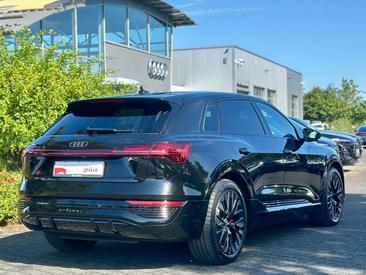Audi Q8 E-tron S Line Black 55 — photo 30