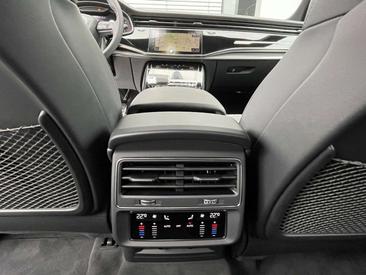 Audi RSQ8 Black Matrix Dynamik 4.0 TFSI — photo 23
