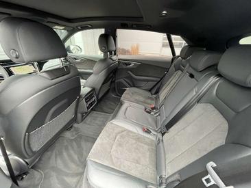 Audi RSQ8 Black Matrix Dynamik 4.0 TFSI — photo 24