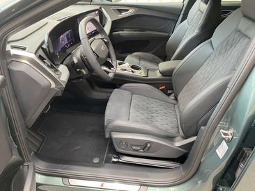 Audi Q4 E-tron S Line — photo 4