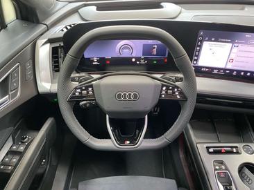 Audi Q4 E-tron S Line — photo 7