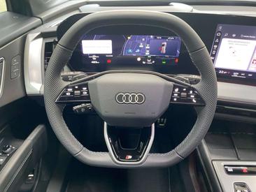 Audi Q4 E-tron S Line — photo 9