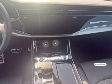 Audi SQ8 TFSI — photo 11