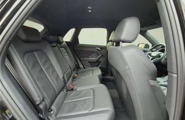 Audi Q3 S Line 45 TFSI E — photo 11