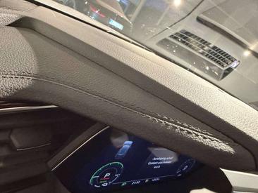 Audi Q8 E-tron Black Edition — photo 8