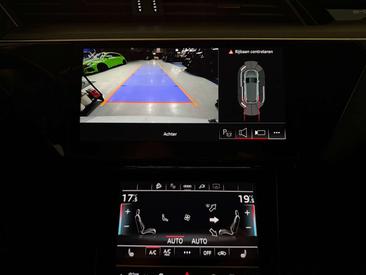 Audi Q8 E-tron Black Edition — photo 13