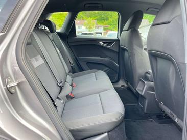 Audi Q4 E-tron 40 — photo 15
