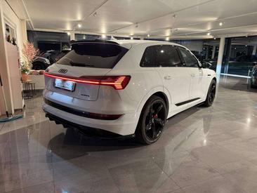 Audi Q8 E-tron Black Edition — photo 18