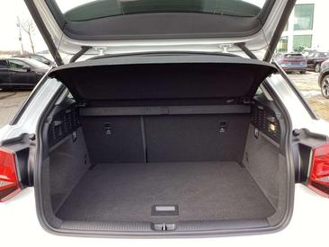 Audi Q2 Advanced 35 TFSI — photo 12