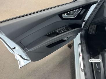 Audi Q4 E-tron 50 — photo 13