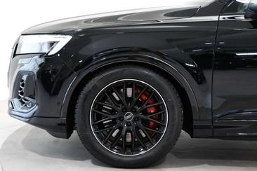 Audi SQ7 — photo 13