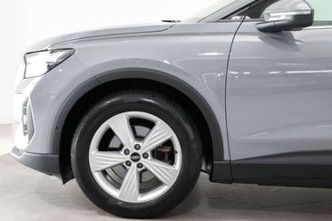 Audi Q4 E-tron 35 — photo 12