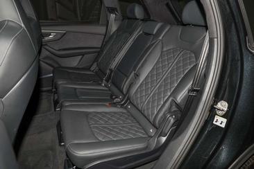 Audi SQ7 — photo 15