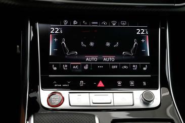 Audi SQ7 — photo 20