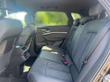 Audi E-tron S Line 50 — photo 13