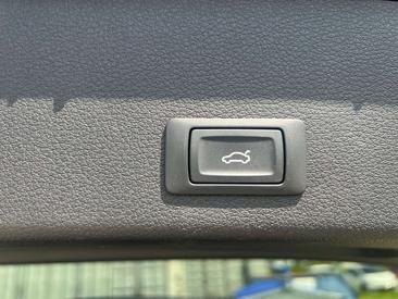 Audi E-tron S Line 50 — photo 15