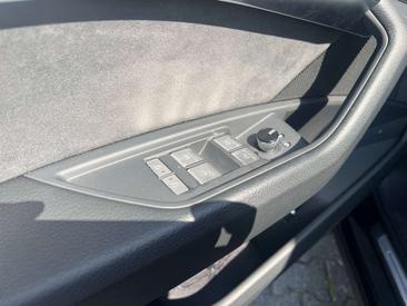 Audi E-tron S Line 50 — photo 16