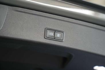 Audi A4 S Line 40 TFSI — photo 13