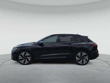 Audi Q8 E-tron S Line 55 — photo 5