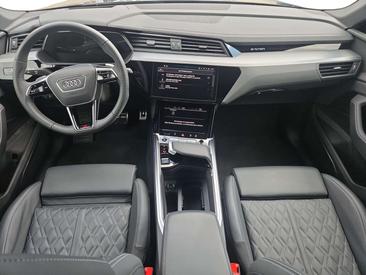 Audi Q8 E-tron S Line 55 — photo 7