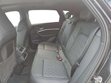 Audi Q8 E-tron S Line 55 — photo 9