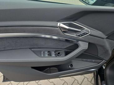Audi Q8 E-tron S Line 55 — photo 16