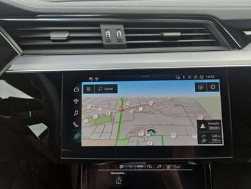 Audi Q8 E-tron S Line 55 — photo 17