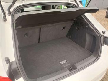 Audi A3 Sportback Advanced 40 TFSI E — photo 9