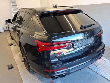 Audi S6 Avant — photo 3