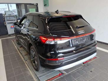 Audi Q4 E-tron — photo 2