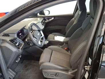 Audi Q4 E-tron — photo 3
