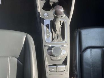 Audi Q2 S Line 35 TDI — photo 10