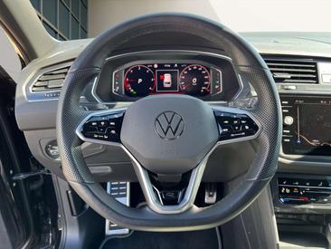 Volkswagen TIGUAN R-Line 4Motion — photo 9