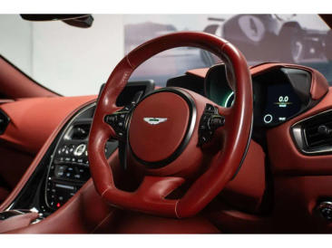 Aston Martin DBS (2018-24) DBS Superleggera Coupe — photo 10