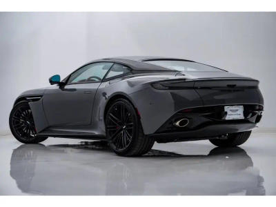 Aston Martin DB12 V8 Coupe