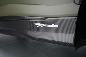 Lamborghini Urus Performante — photo 17