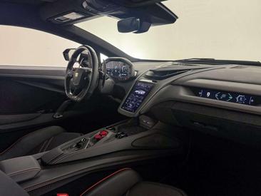 Lamborghini Revuelto — photo 16