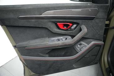 Lamborghini Urus Performante — photo 18
