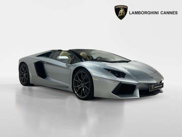 Lamborghini Aventador SV Roadster — photo 7