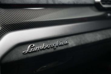 Lamborghini Urus Performante — photo 34