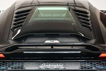 Lamborghini Huracán Performante — photo 14