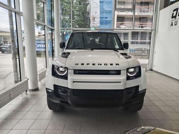 Land Rover Defender 90 V8 Erweiteretes Black Pack — photo 8