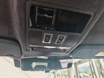 Land Rover Defender 90 V8 Erweiteretes Black Pack — photo 20