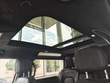 Land Rover Defender 90 V8 Erweiteretes Black Pack — photo 21