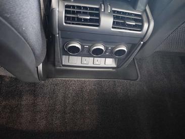 Land Rover Defender 90 V8 Erweiteretes Black Pack — photo 25