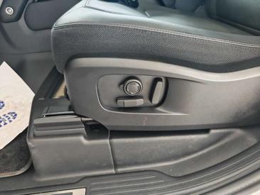 Land Rover Defender 90 V8 Erweiteretes Black Pack — photo 26